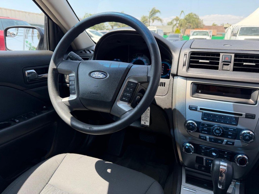 Used 2012 Ford Fusion SE FWD image 22