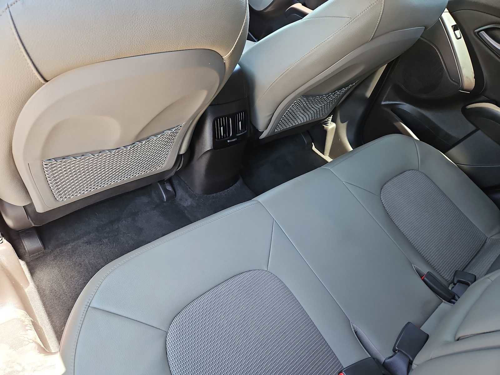 Used 2015 Hyundai Tucson SE FWD image 19