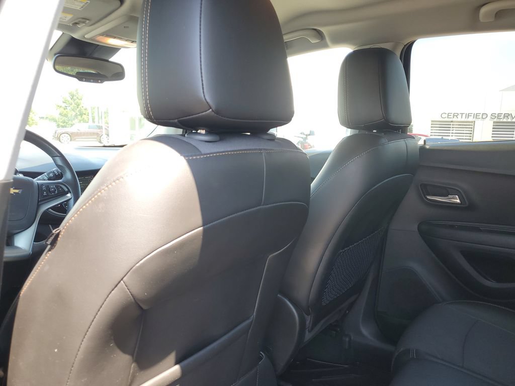Used 2019 Chevrolet Trax LT w/ LT Convenience Package AWD/4WD image 26