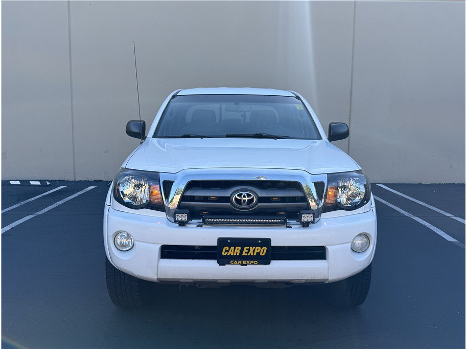 Used 2010 Toyota Tacoma PreRunner RWD image 2