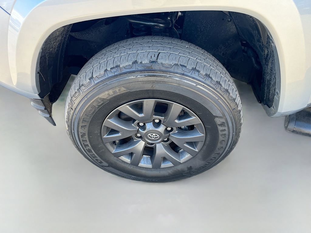 Used 2023 Toyota Tacoma SR5 RWD image 29