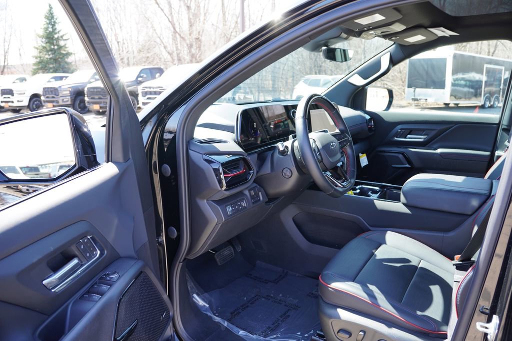 Certified 2025 Chevrolet Silverado EV RST AWD/4WD image 15