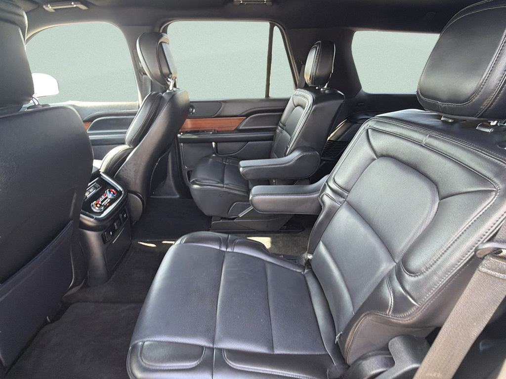 Used 2019 Lincoln Navigator Premiere AWD/4WD image 14