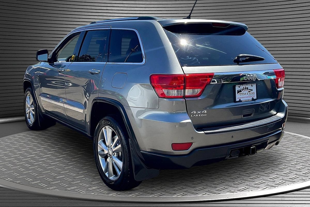 Used 2013 Jeep Grand Cherokee Laredo AWD/4WD image 4