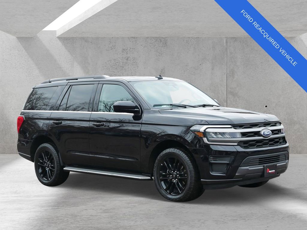 Used 2023 Ford Expedition XLT image 1