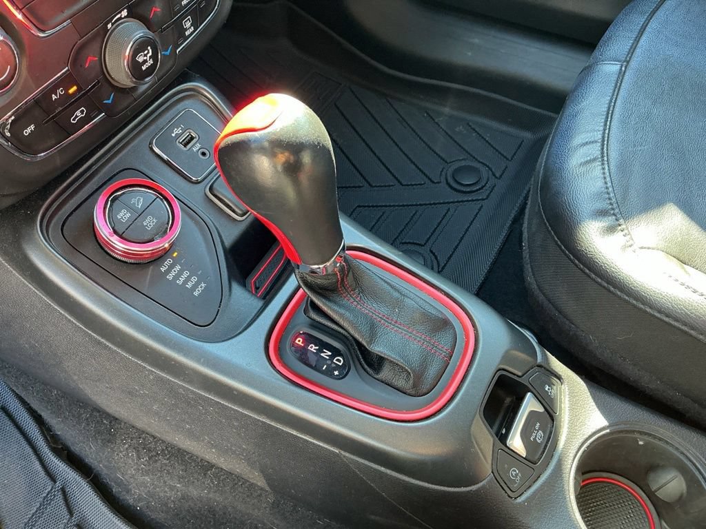 Used 2020 Jeep Compass Trailhawk AWD/4WD image 15