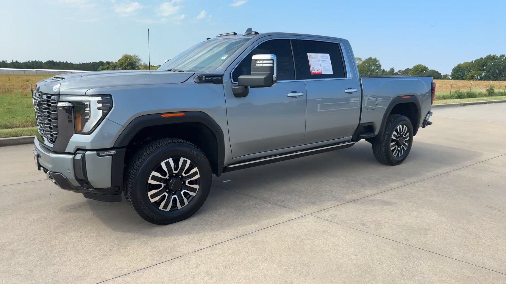 Used 2024 GMC Sierra 2500 Denali Ultimate AWD/4WD image 4