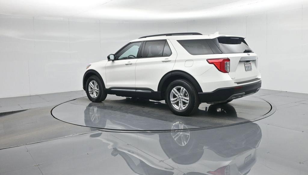 Certified 2023 Ford Explorer XLT w/ Equipment Group 202A image 7