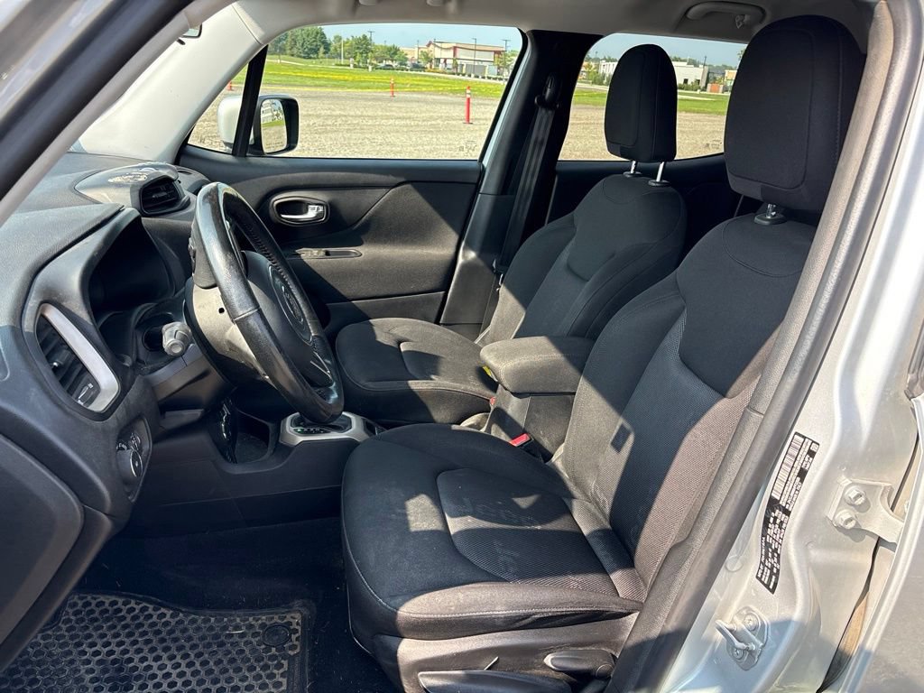 Used 2017 Jeep Renegade Latitude w/ Cold Weather Group AWD/4WD image 16