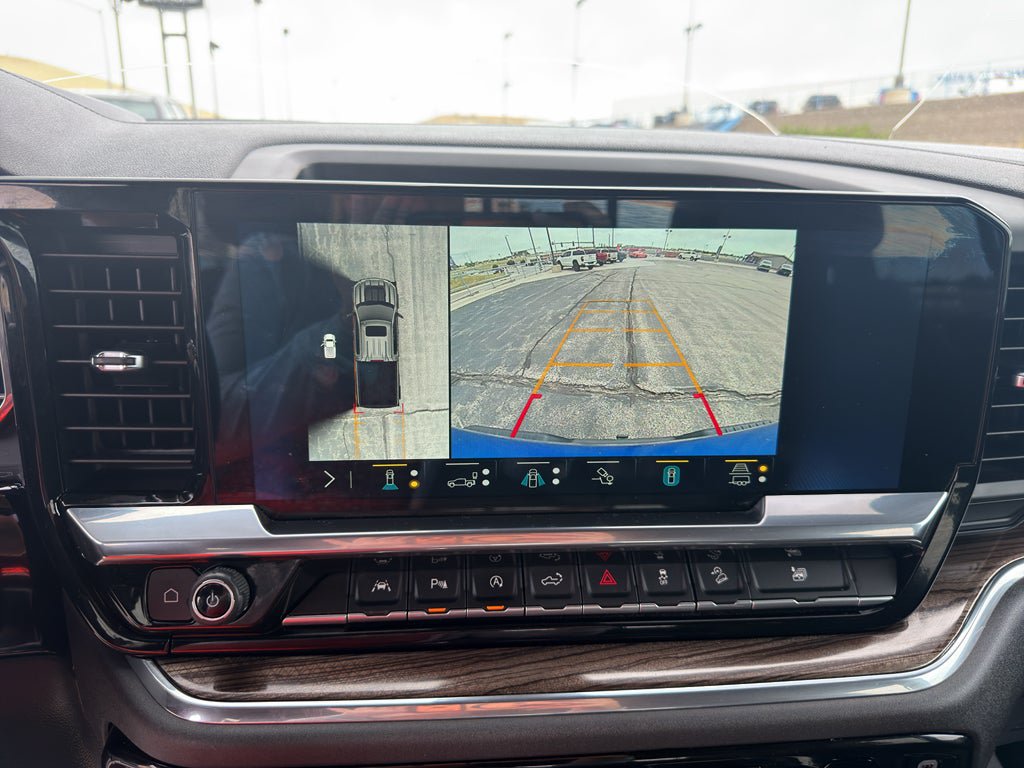 Certified 2022 Chevrolet Silverado 1500 LT Trail Boss w/ LT Trail Boss Premium Package AWD/4WD image 17