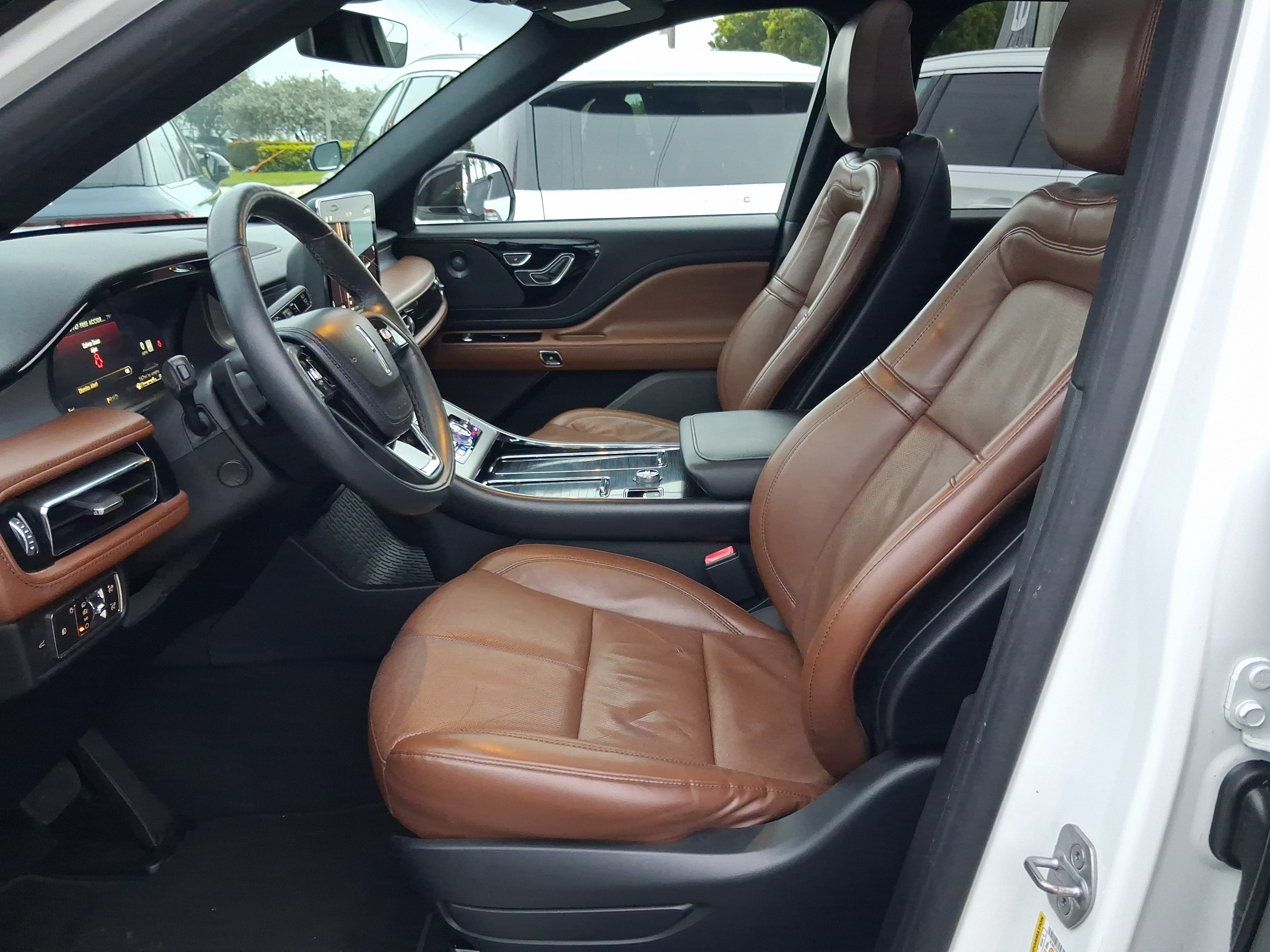 Certified 2020 Lincoln Aviator Reserve w/ Equipment Group 201A RWD image 11