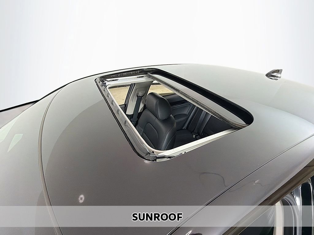 Used 2023 Honda Civic Touring image 4