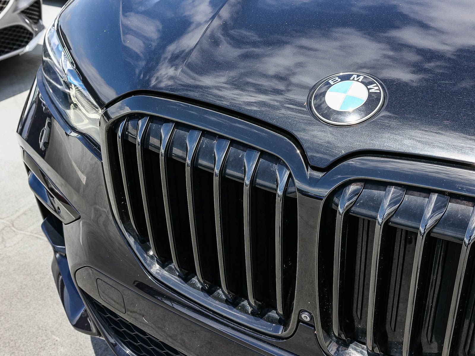 Used 2021 BMW X7 M50i AWD/4WD image 10