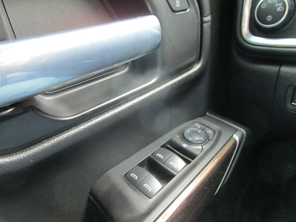 Used 2021 Chevrolet Silverado 1500 LT image 38