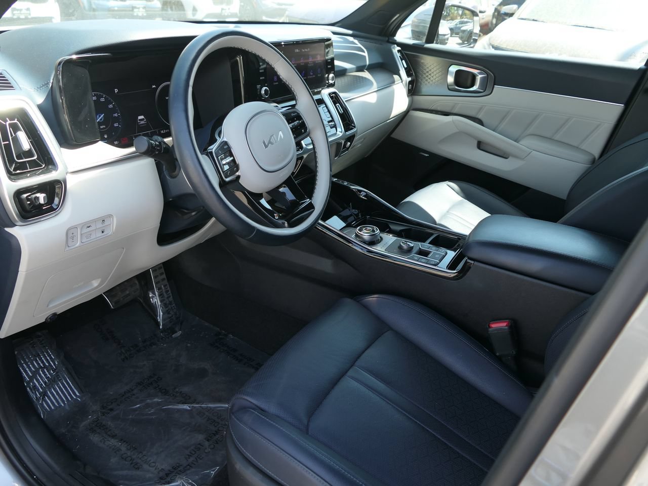 Used 2023 Kia Sorento SX Prestige AWD/4WD image 12