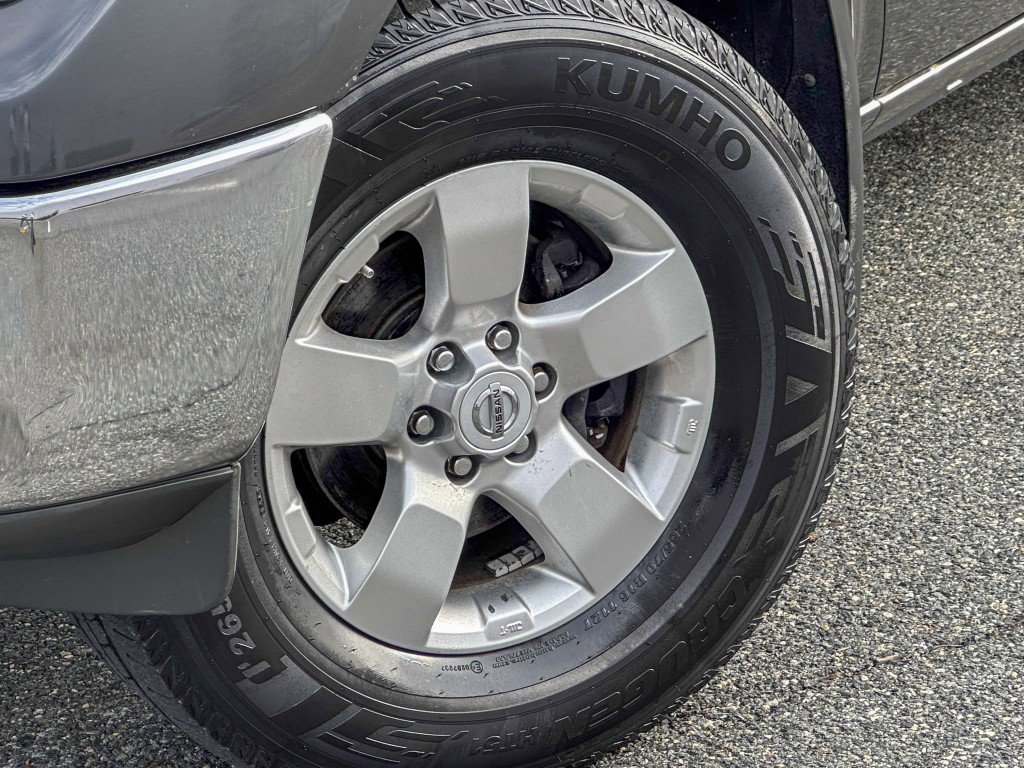 Used 2011 Nissan Frontier SV w/ SV Premium Utility Pkg AWD/4WD image 6