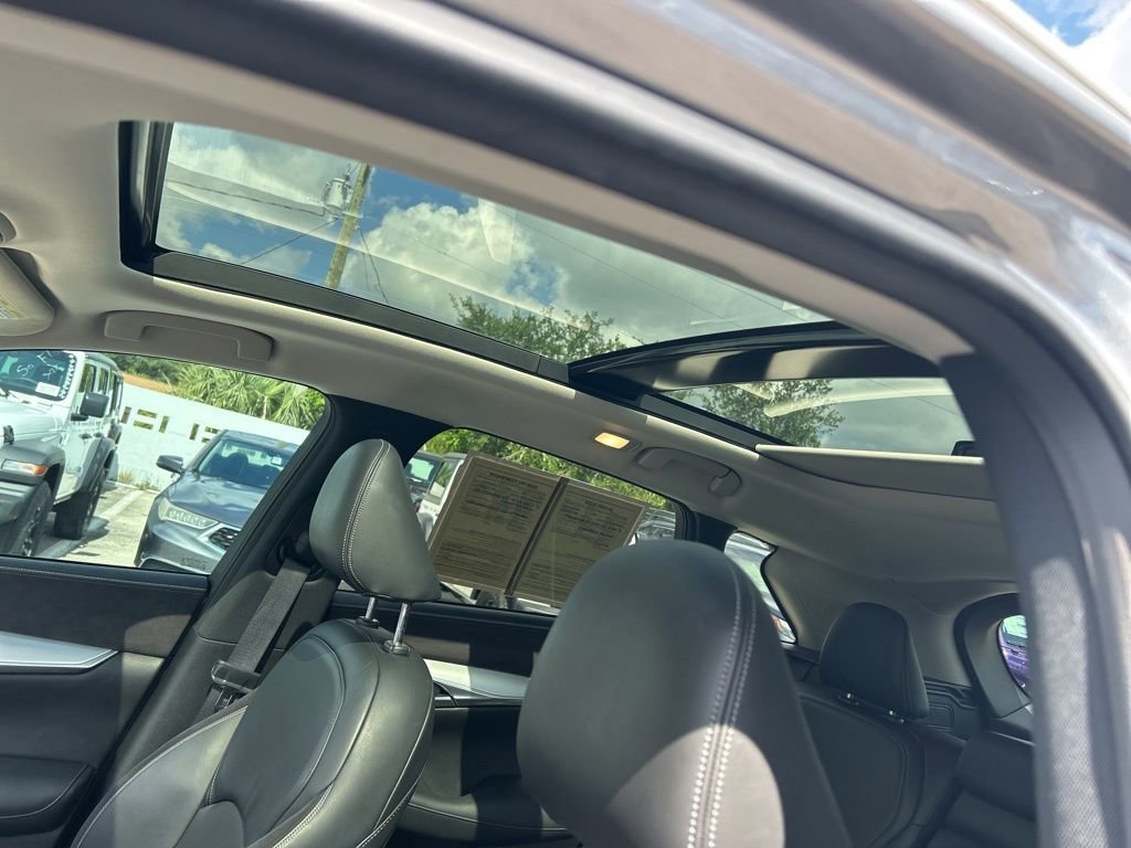 Used 2022 INFINITI QX50 Sensory FWD image 10