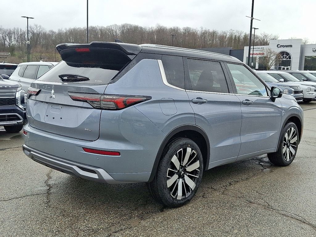New 2026 Mitsubishi Outlander SEL image 4