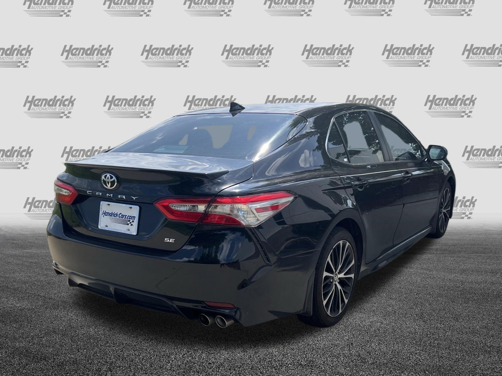 Used 2019 Toyota Camry SE FWD image 11
