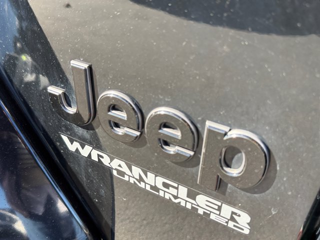 Used 2021 Jeep Wrangler Unlimited Sahara AWD/4WD image 32