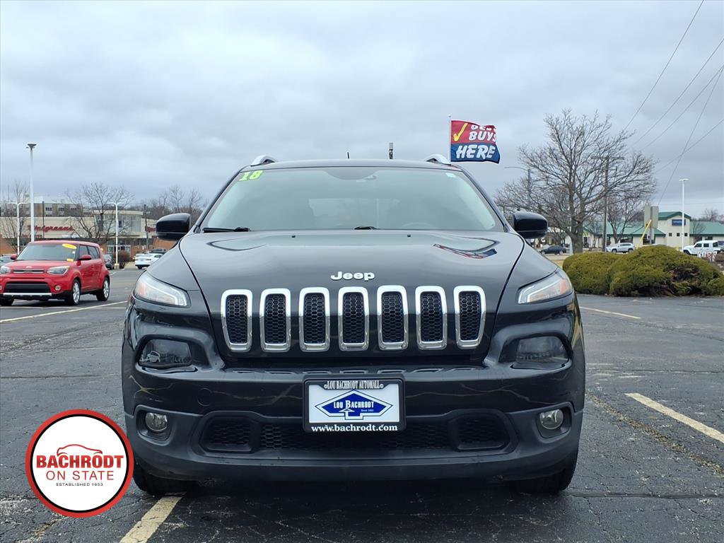 Used 2018 Jeep Cherokee Latitude Plus FWD image 2