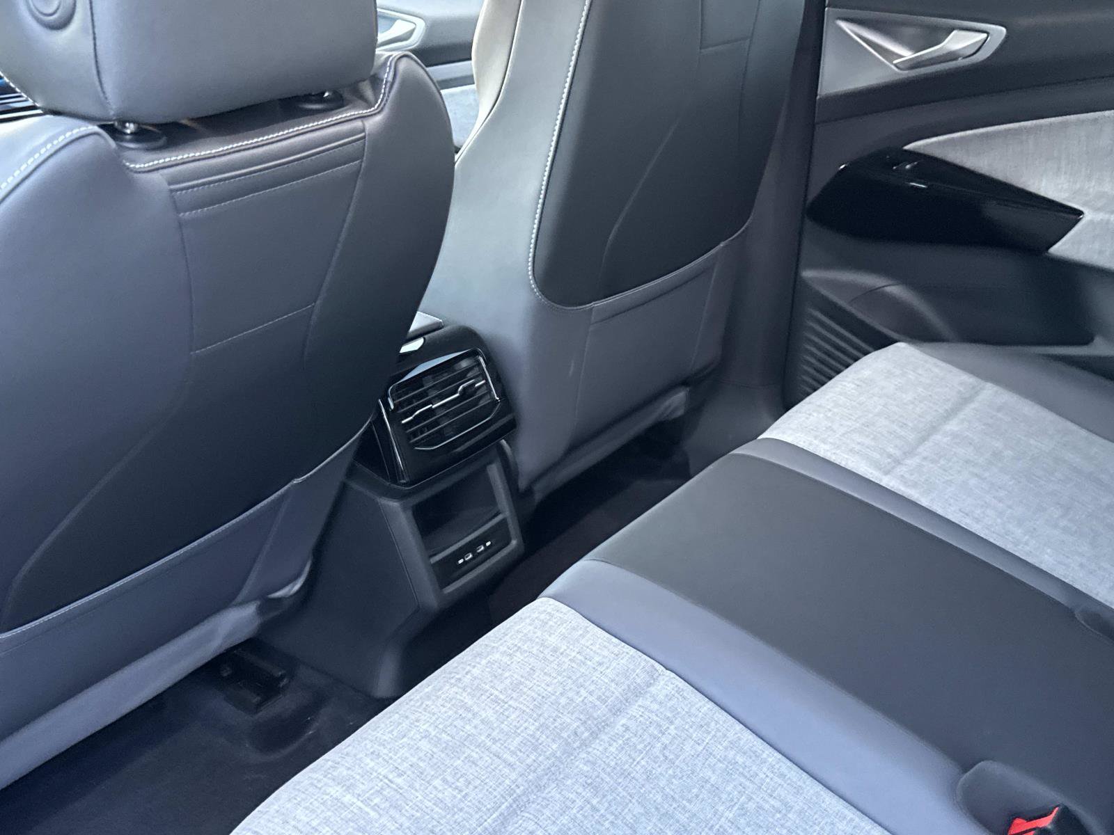 New 2026 Volkswagen ID.4 Pro AWD/4WD image 10