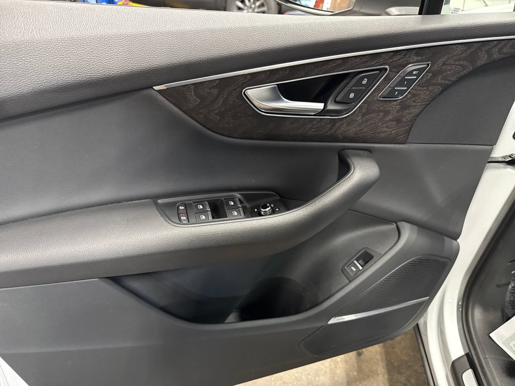Used 2021 Audi Q7 2.0T Premium Plus AWD/4WD image 17