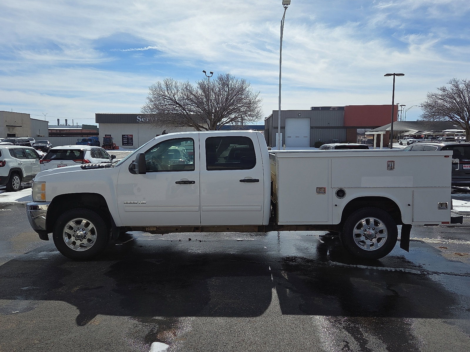 Used 2011 Chevrolet Silverado 3500 LT image 2