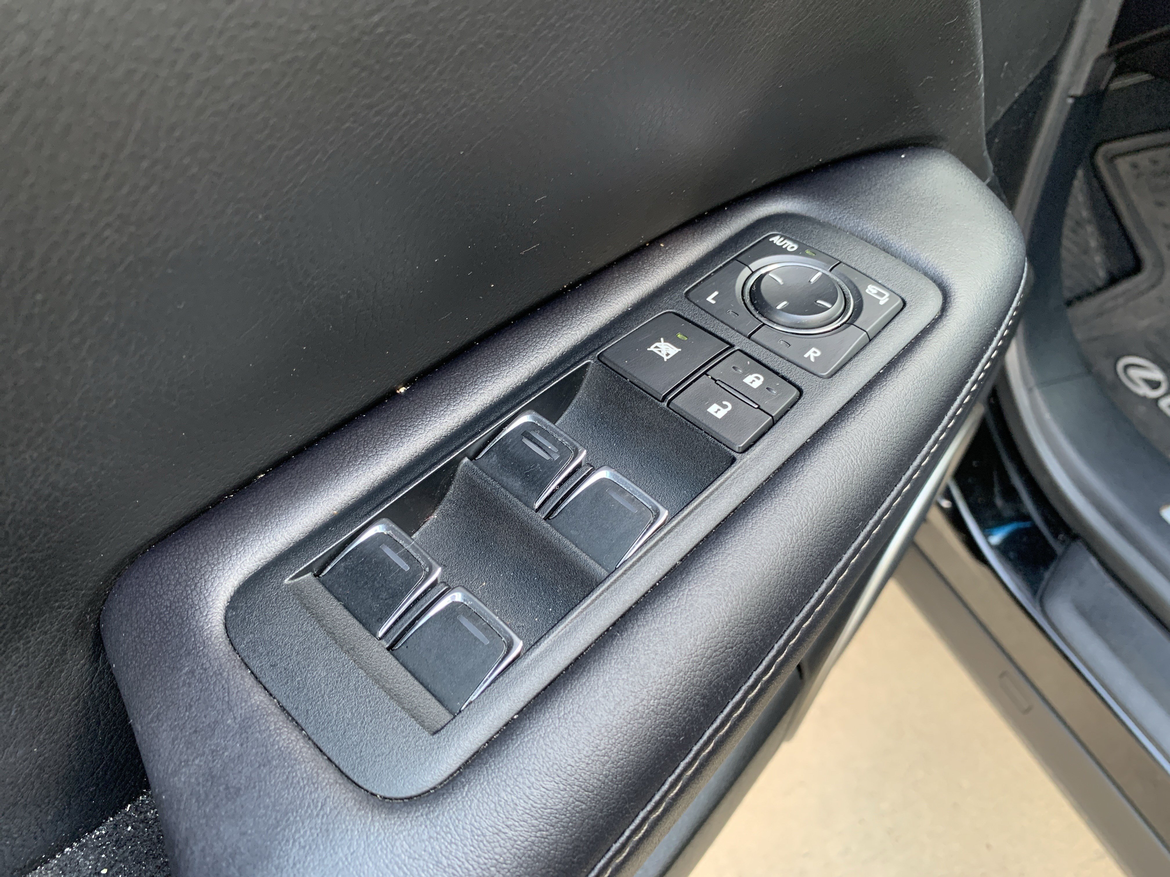 Used 2016 Lexus RX 350 AWD w/ Premium Package image 18