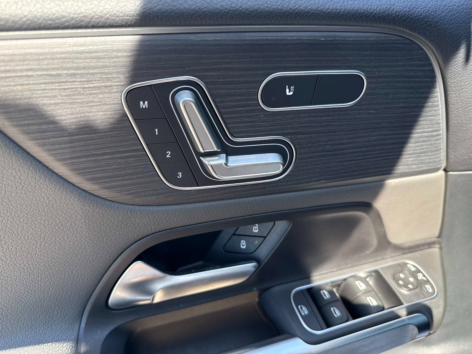 Certified 2022 Mercedes-Benz GLB 35 AMG 4MATIC image 18