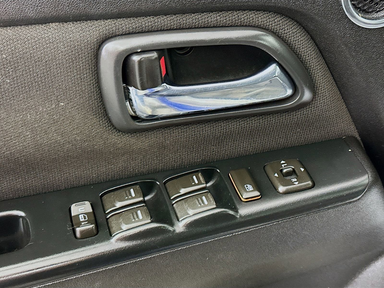 Used 2011 GMC Canyon SLE image 17