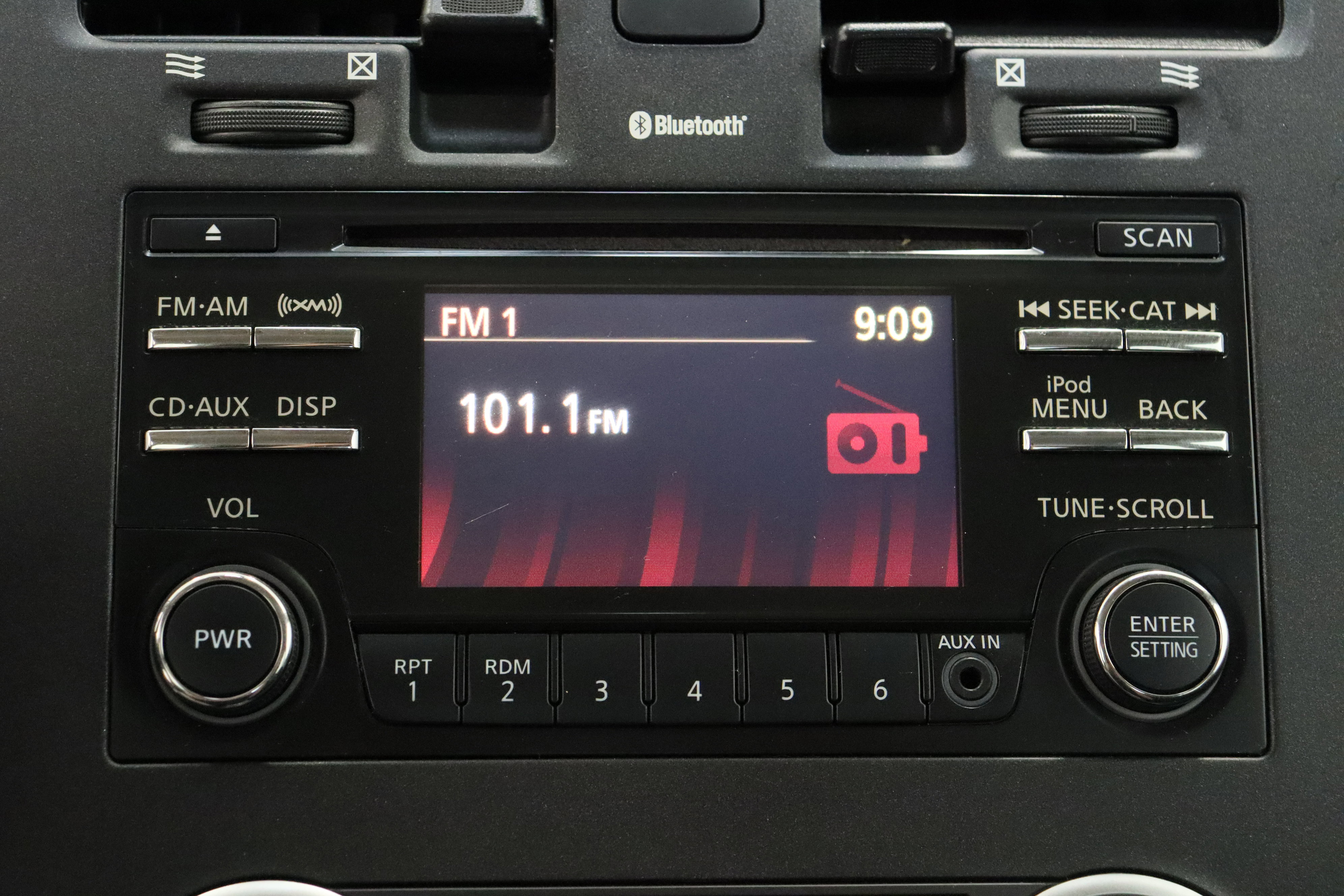 Used 2015 Nissan Leaf S w/ Charge Package FWD image 18
