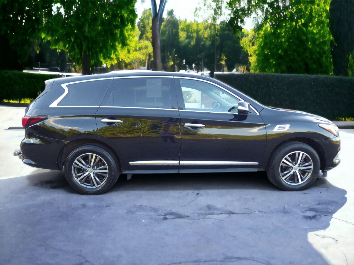 Used 2017 INFINITI QX60 Luxe image 6