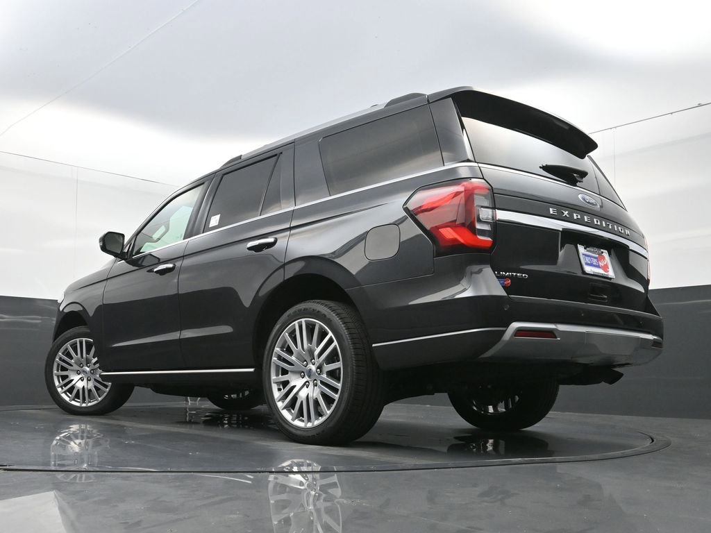 Used 2024 Ford Expedition Limited AWD/4WD image 32