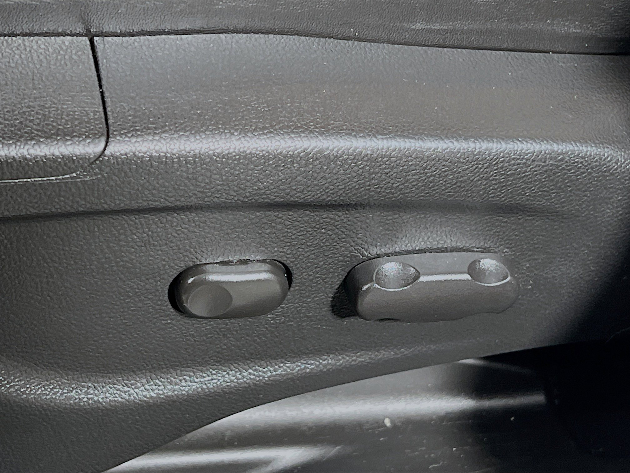 Used 2018 Buick Encore Sport Touring w/ Safety Package image 16