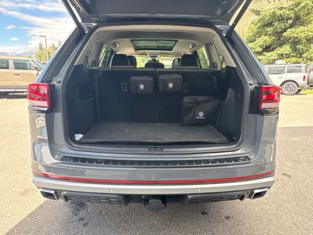 Used 2024 Volkswagen Atlas Peak Edition SE AWD/4WD image 16