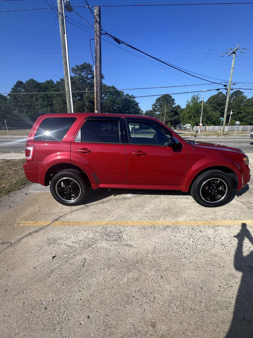 Used 2010 Ford Escape XLT FWD image 2