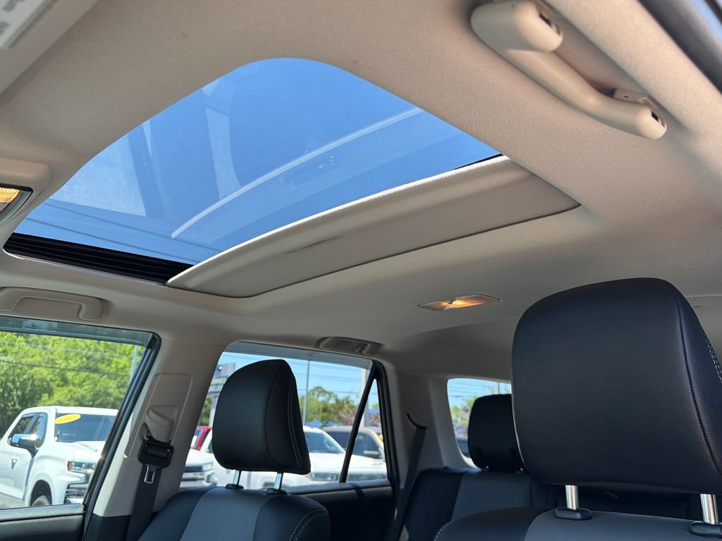 Used 2021 Toyota 4Runner SR5 Premium w/ Moonroof Package AWD/4WD image 32