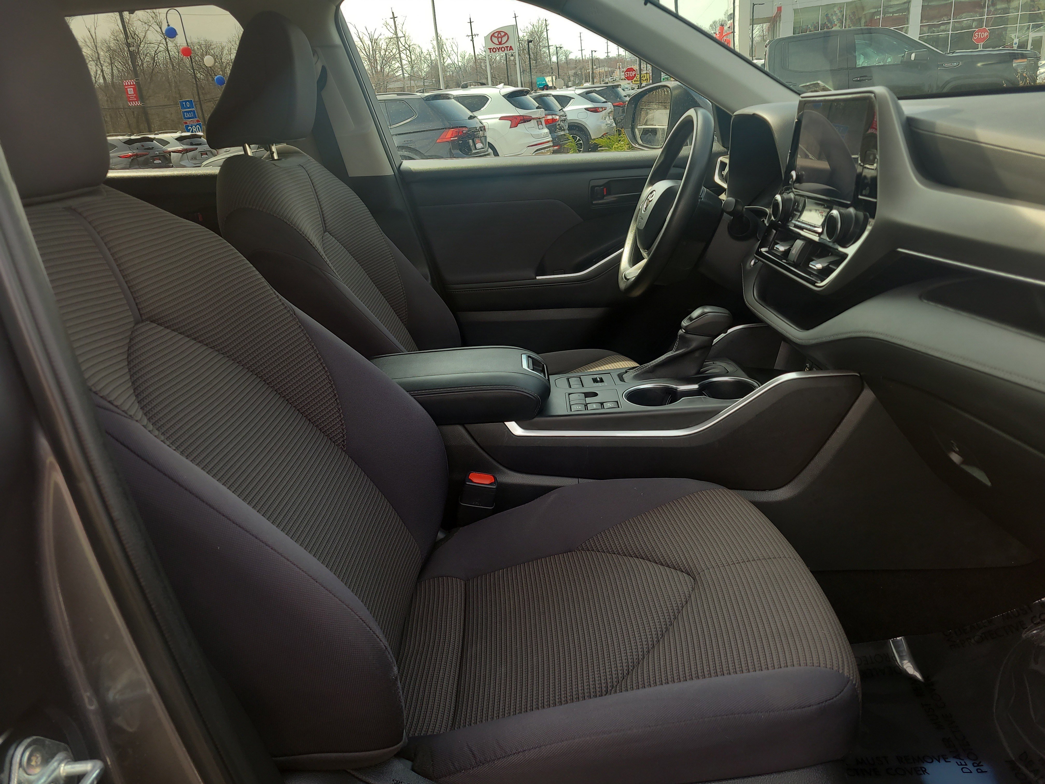 Used 2023 Toyota Highlander L AWD/4WD image 18