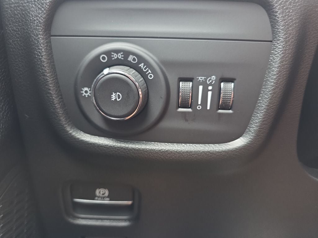 New 2027 Jeep Grand Cherokee Limited w/ Limited Altitude Package AWD/4WD image 26
