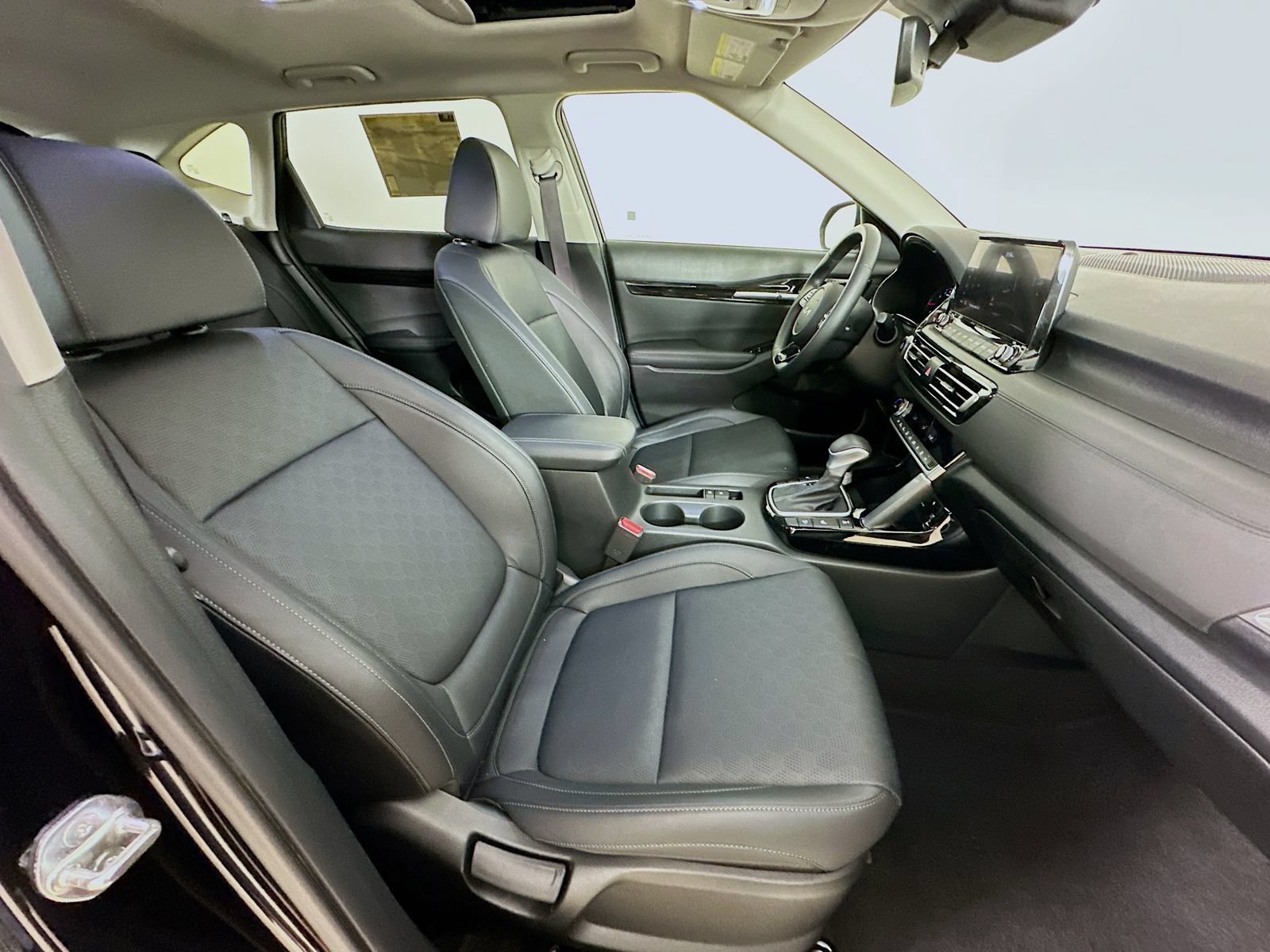 Used 2023 Kia Seltos SX w/ SX Sunroof Package AWD/4WD image 43