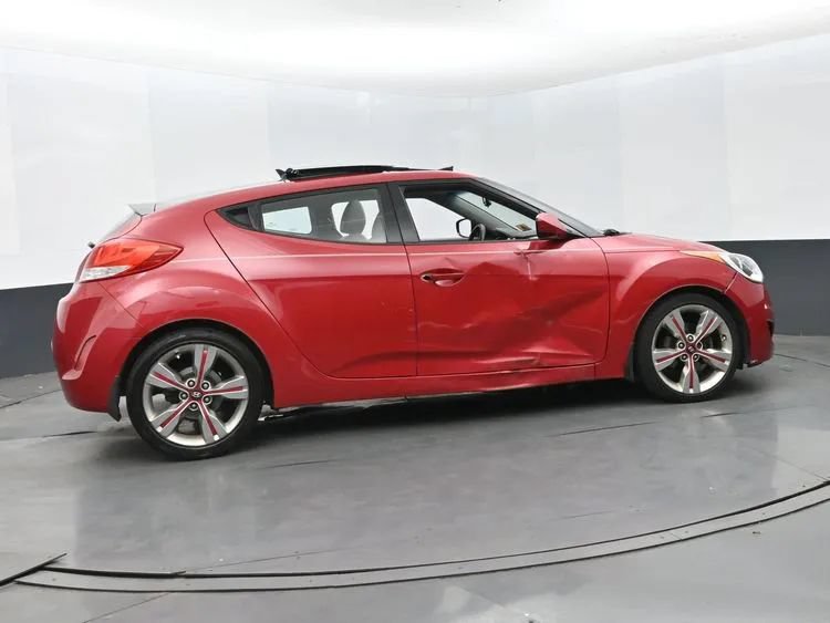 Used 2013 Hyundai Veloster w/ Style Pkg FWD image 4
