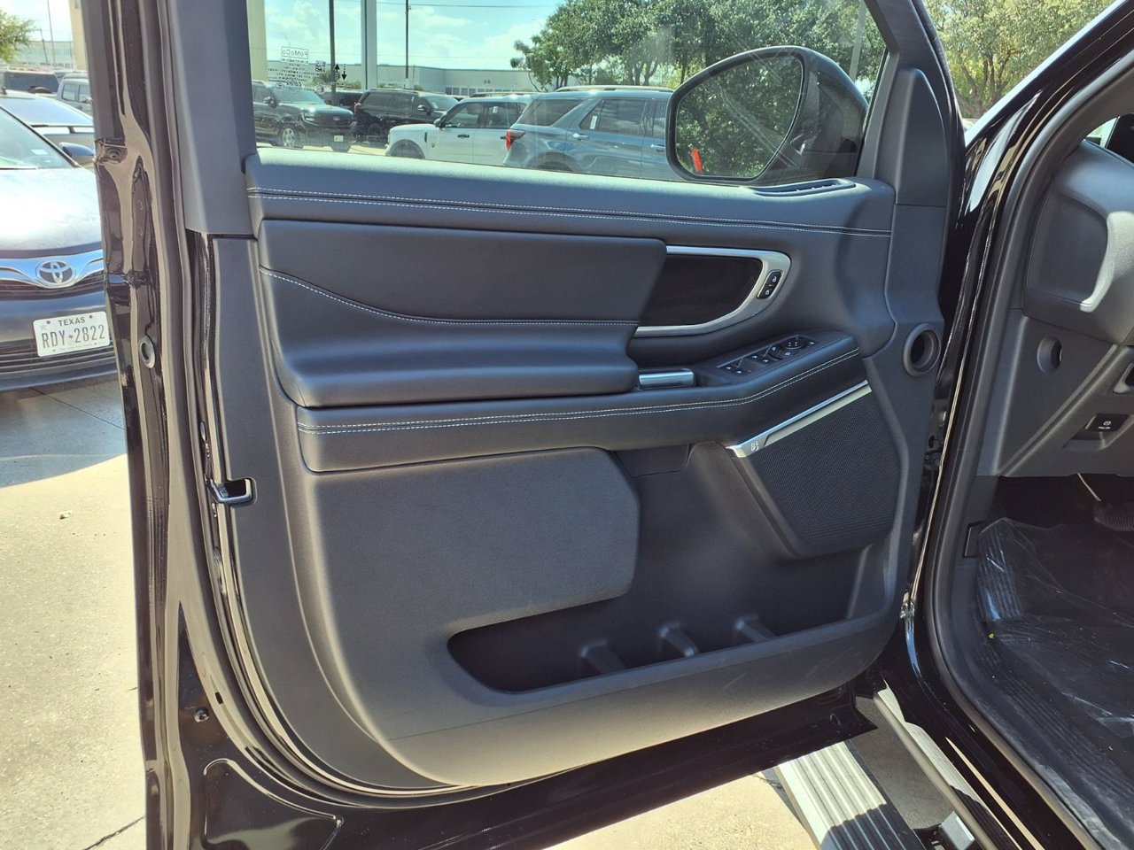 New 2027 Ford Expedition Max Platinum w/ Stealth Appearance Package RWD image 23