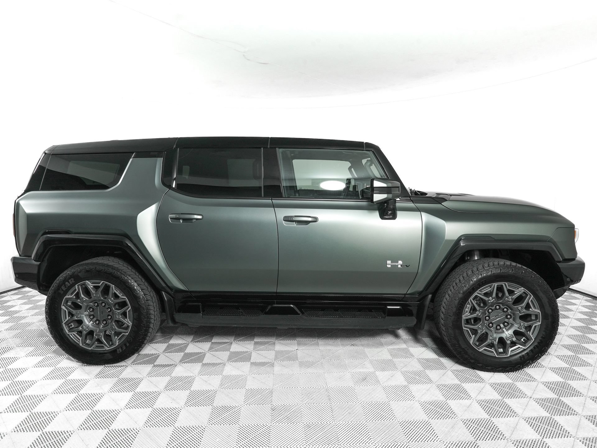 Used 2024 GMC Hummer EV 3X AWD/4WD image 3