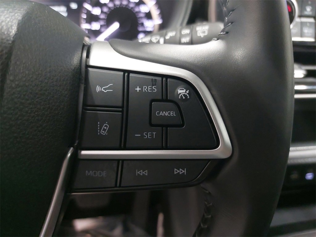 Used 2024 Toyota Highlander LE image 20