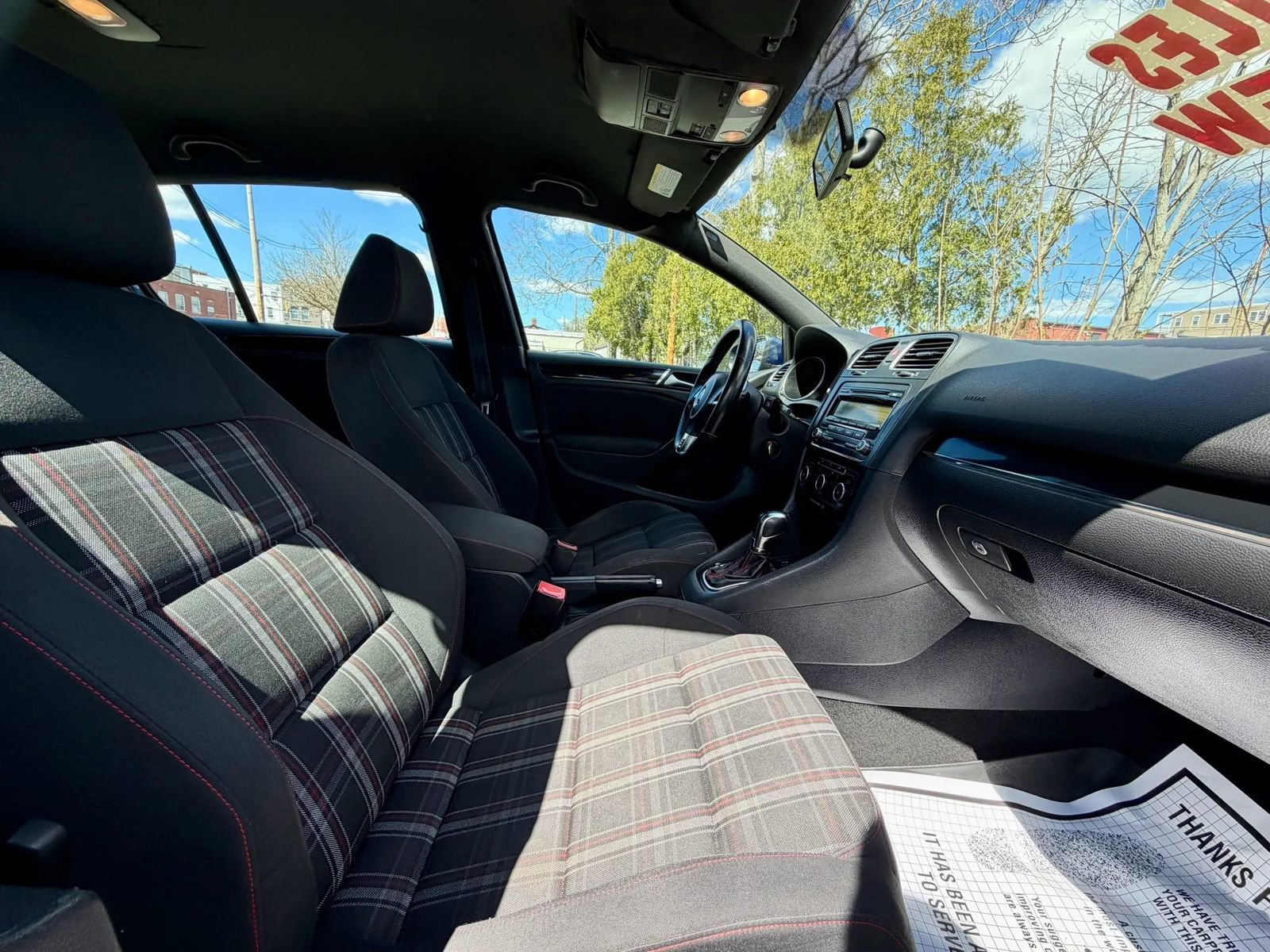 Used 2011 Volkswagen Golf 4-Door FWD image 15