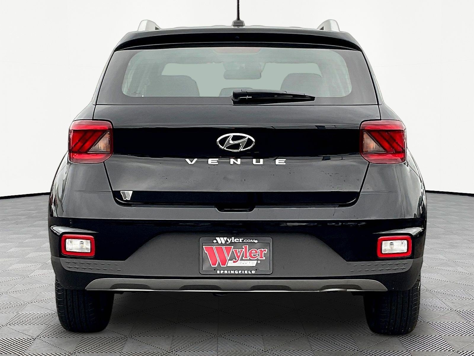 New 2026 Hyundai Venue SEL FWD image 5