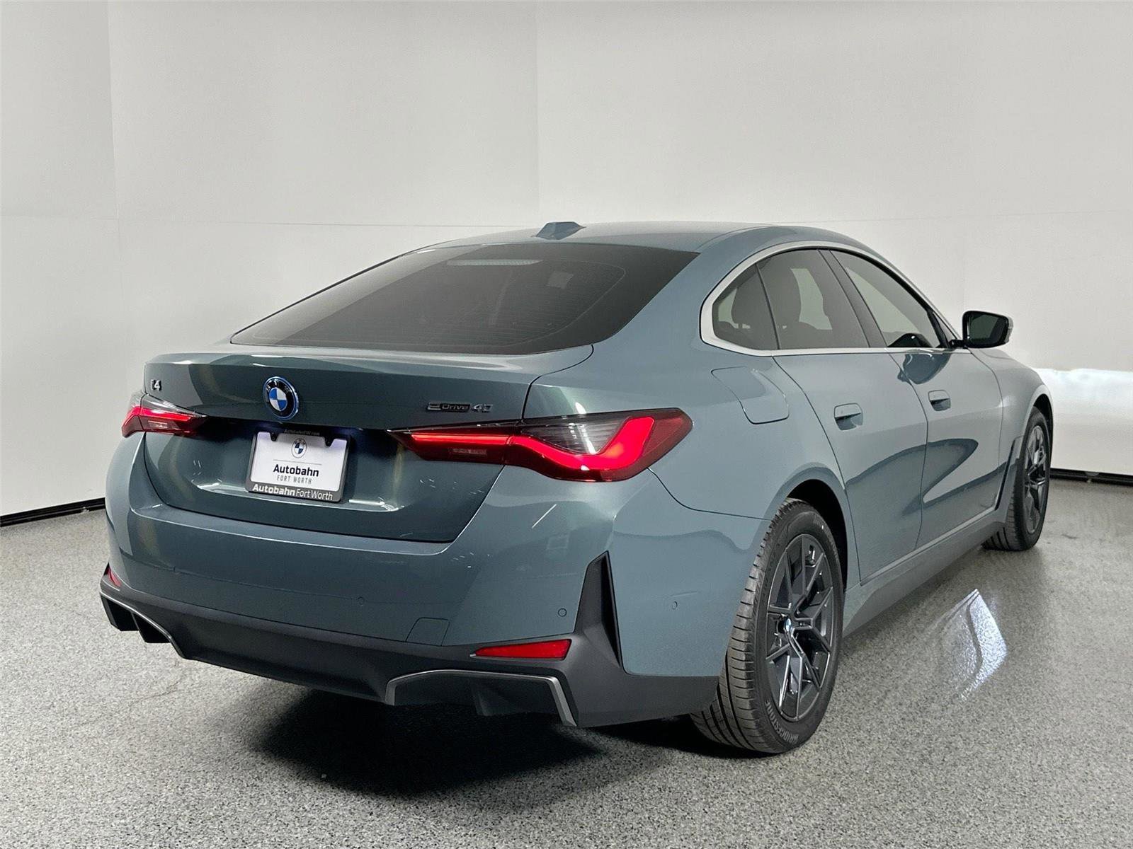 Certified 2025 BMW i4 eDrive40 w/ Parking Assistance Package RWD image 4