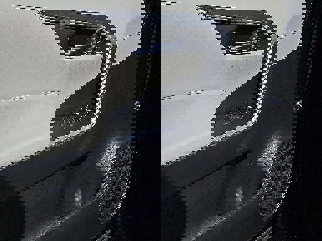 Used 2021 Toyota RAV4 XLE Premium image 19