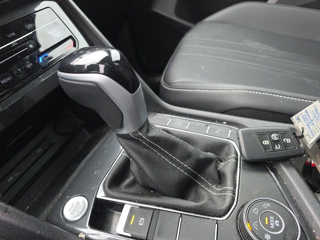 Used 2024 Volkswagen Tiguan SE R-Line image 20
